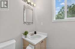 120 WOODROOF CRESCENT | Aurora Ontario | Slide Image Thirty-two