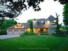 60 MAPLE WAY East Gwillimbury Ontario, L0G 1V0