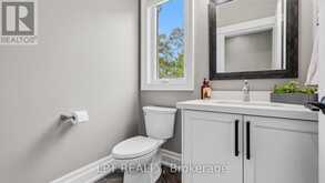 165 LAKE DRIVE E | Georgina Ontario | Slide Image Eighteen