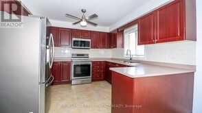 165 SPROULE DRIVE | Barrie Ontario | Slide Image Sixteen
