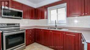 165 SPROULE DRIVE | Barrie Ontario | Slide Image Seventeen