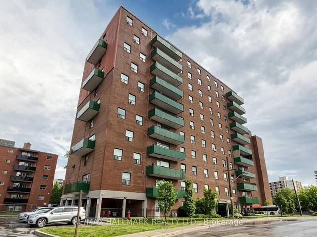 402 - 49 QUEEN STREET E Mississauga Ontario, L5G 4N6 - 3 Bedrooms Condo For Sale