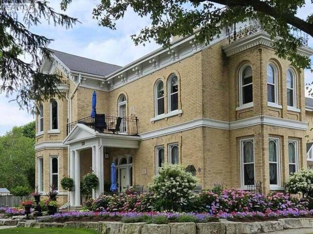 220 HIBERNIA STREET Stratford Ontario, N5A 5V5 - 5 Bedrooms Home For Sale