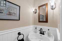 33 FALLING BROOK DRIVE | Barrie Ontario | Slide Image Thirteen
