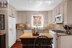 33 FALLING BROOK DRIVE | Barrie Ontario | Slide Image Eight