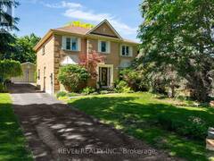 33 FALLING BROOK DRIVE Barrie Ontario, L4N 7E9