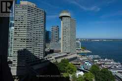 2018 - 33 HARBOUR SQUARE | Toronto Ontario | Slide Image Four