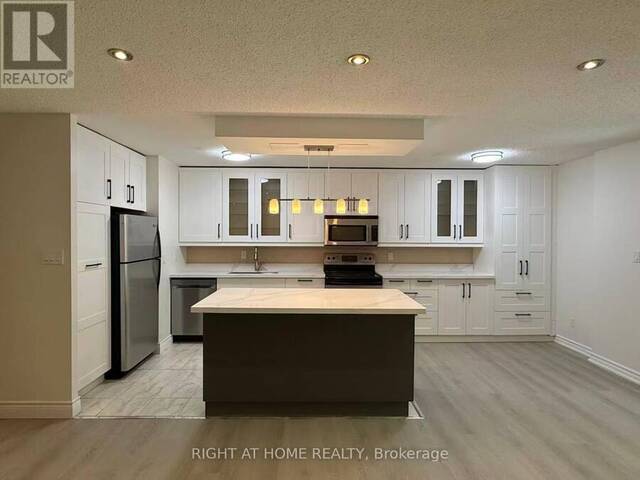 109 - 3025 THE CREDIT WOODLANDS DRIVE Mississauga Ontario, L5C 2V3 - 5 Bedrooms Condo For Sale