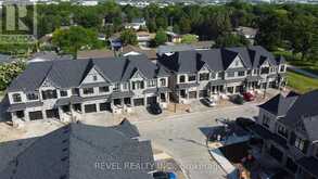 3175 MAPLEHILL DRIVE | Burlington Ontario | Slide Image Three