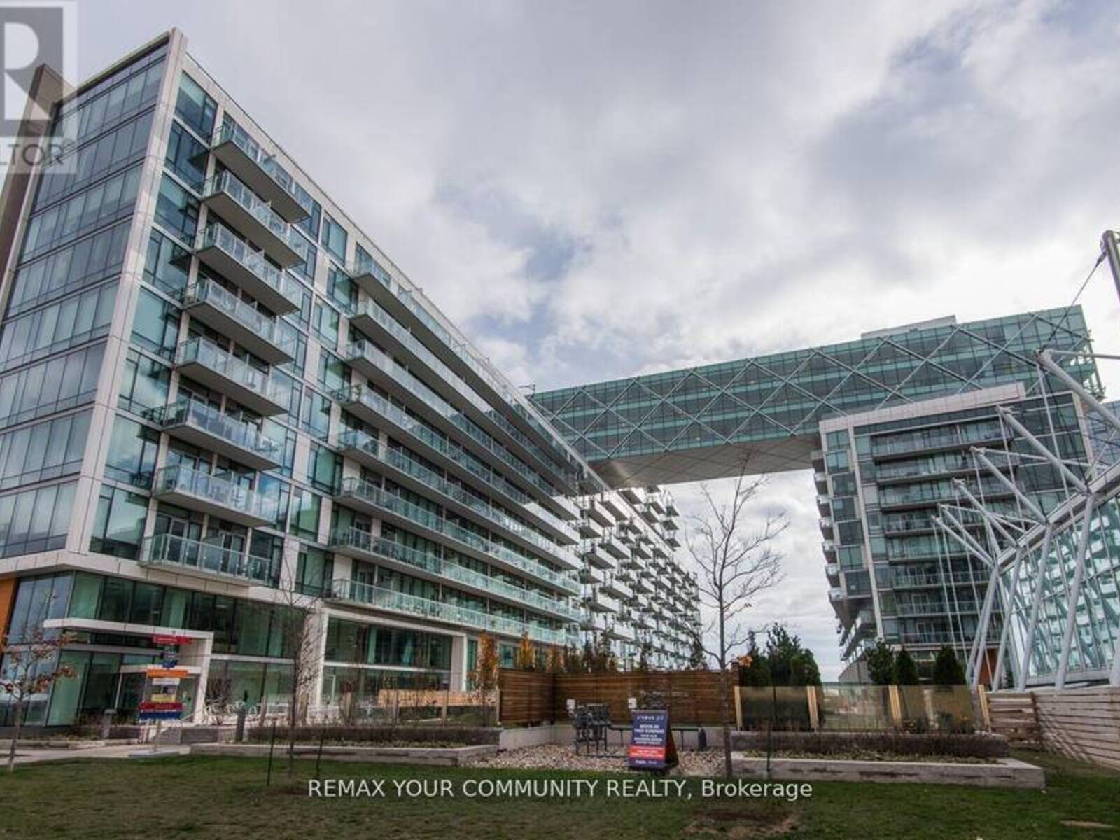 815 - 39 QUEENS QUAY E, Toronto, Ontario M5E 0A5