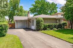 484 GRAND BOULEVARD | Oakville Ontario | Slide Image Three