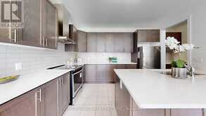 62 FRANK KELLY DRIVE | East Gwillimbury Ontario | Slide Image Fifteen