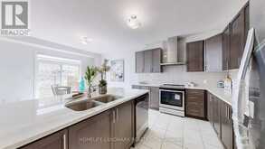 62 FRANK KELLY DRIVE | East Gwillimbury Ontario | Slide Image Sixteen