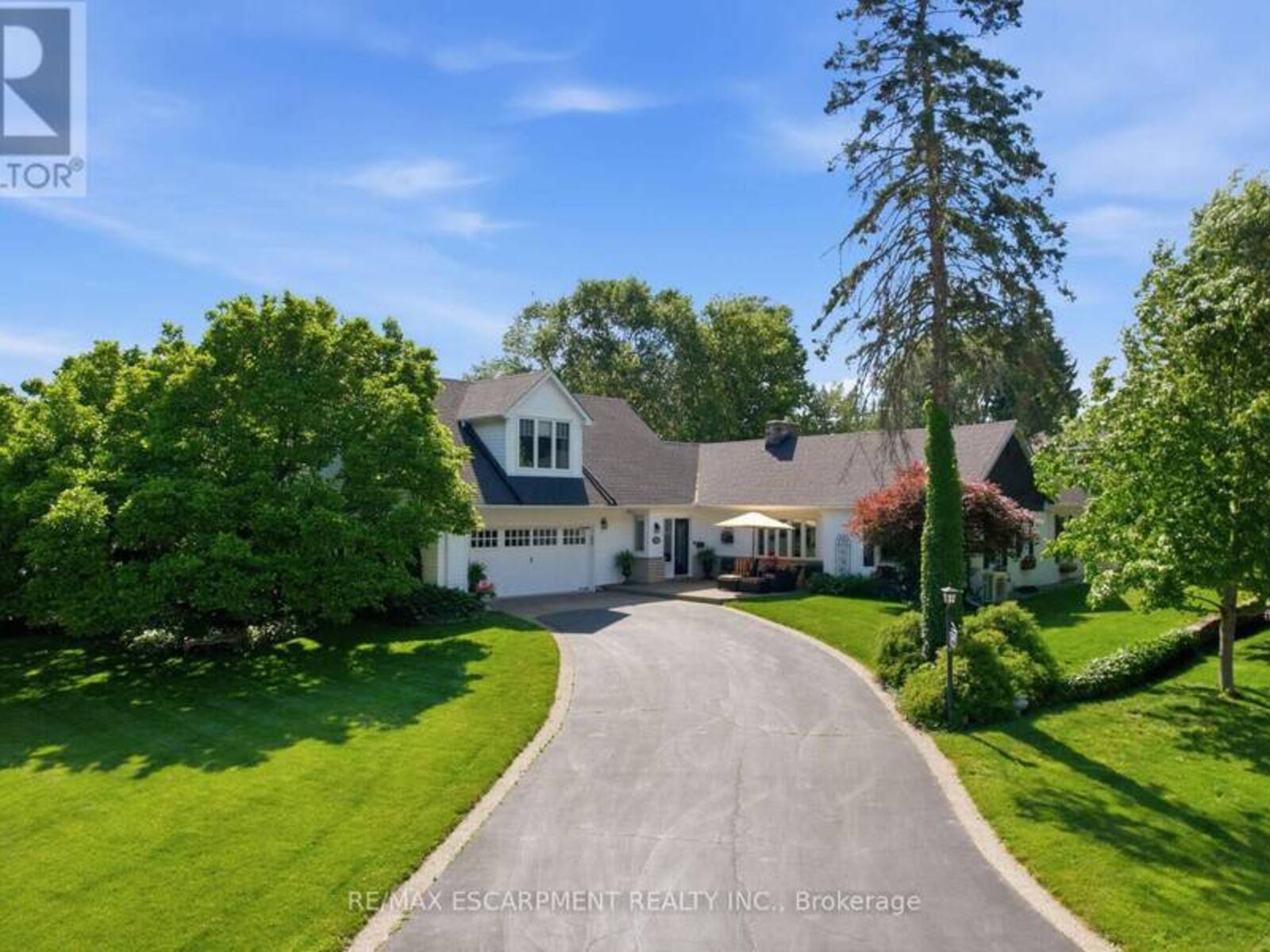 549 ANN AVENUE, Burlington, Ontario L7T 2S7