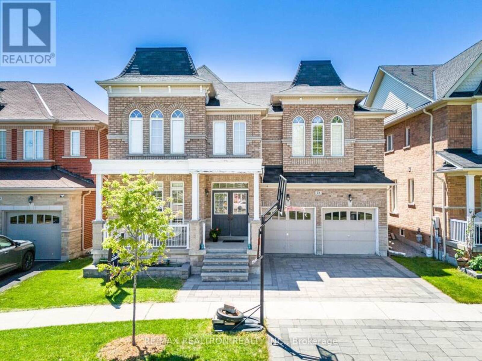 21 RENNIE AVENUE, Markham, Ontario L6B 0M9