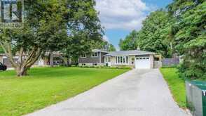 18 JILL'S COURT | Barrie Ontario | Slide Image One