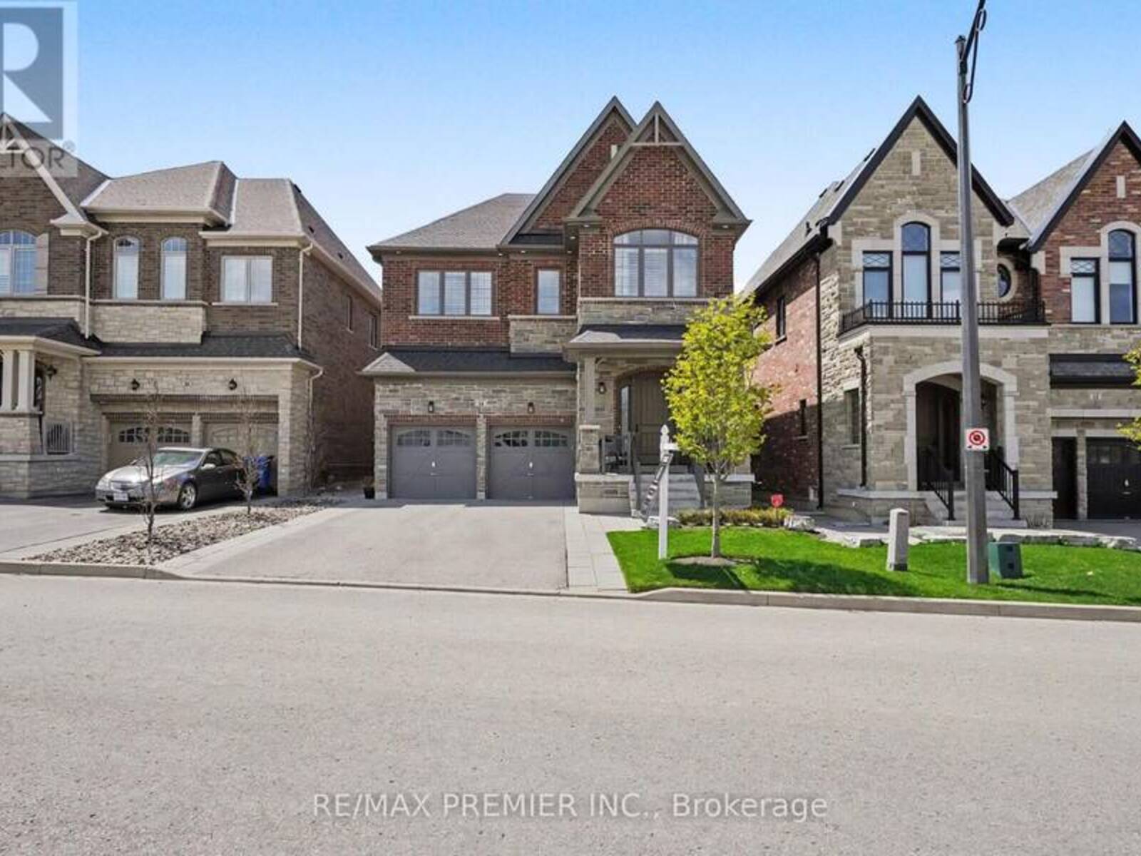 14 KING BOULEVARD, King, Ontario L7B 0P4