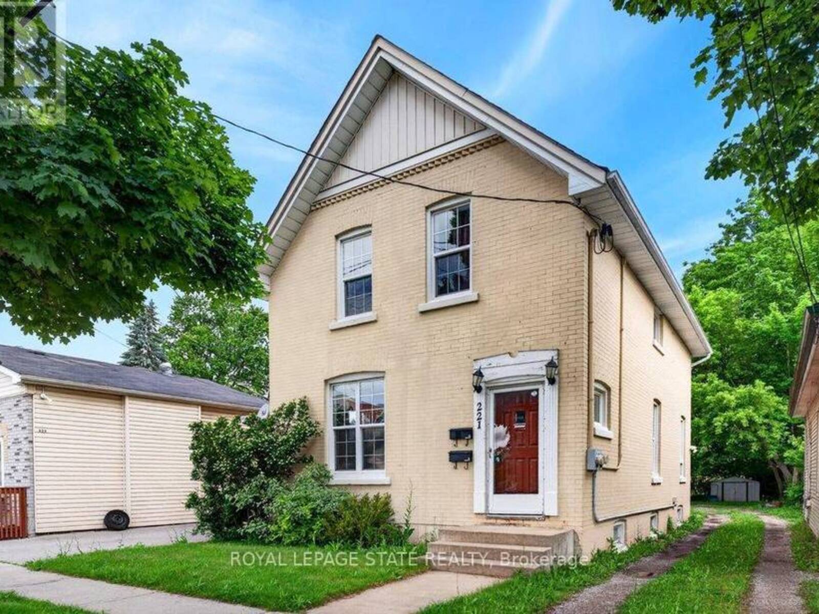 221 GRAND RIVER AVENUE, Brantford, Ontario N3T 4Y3