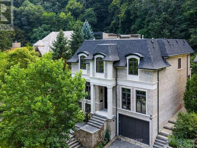 30 DACRE CRESCENT Toronto Ontario, M6S 2W1 - 4 Bedrooms Home For Sale