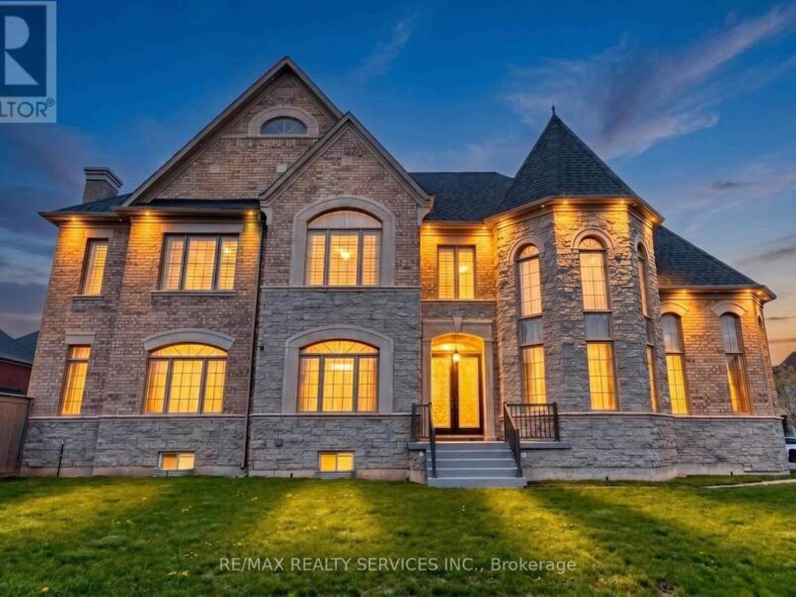 28 PENDERGAST COURT, Brampton, Ontario L6P 4G7