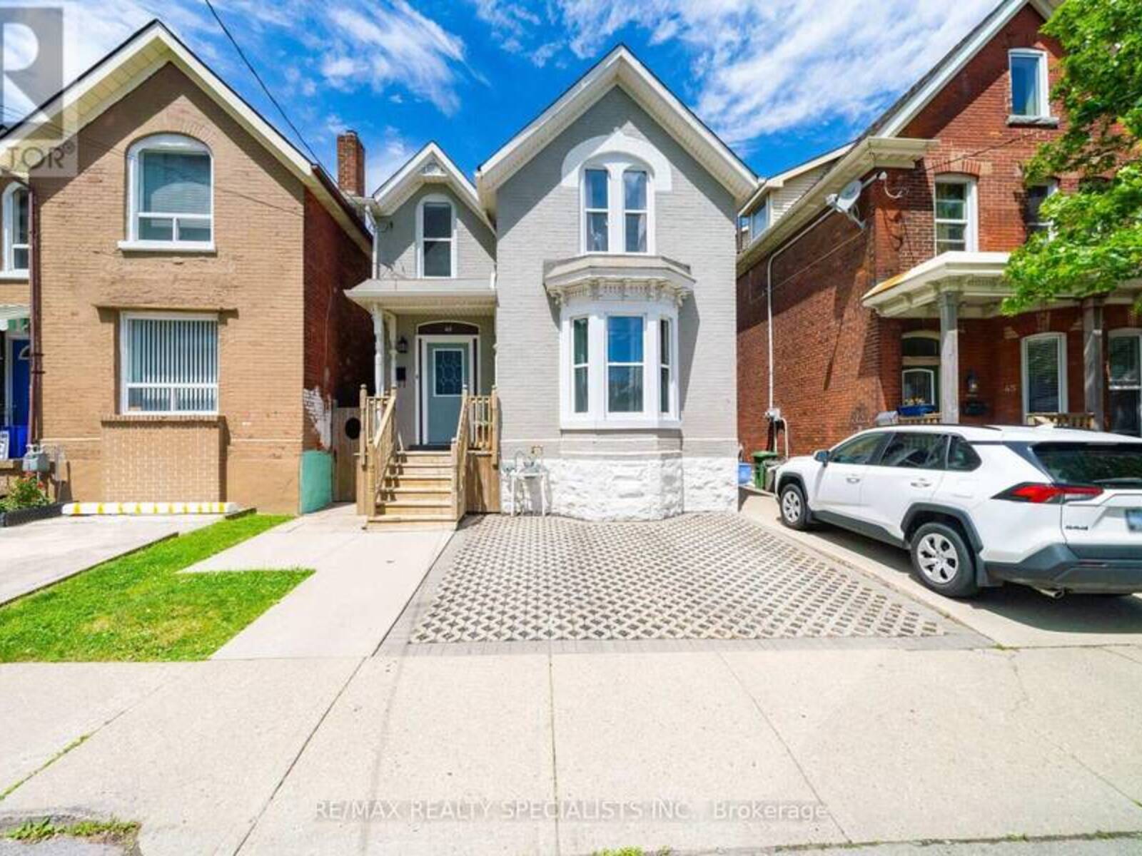 43 OXFORD STREET, Hamilton, Ontario L8R 2W9