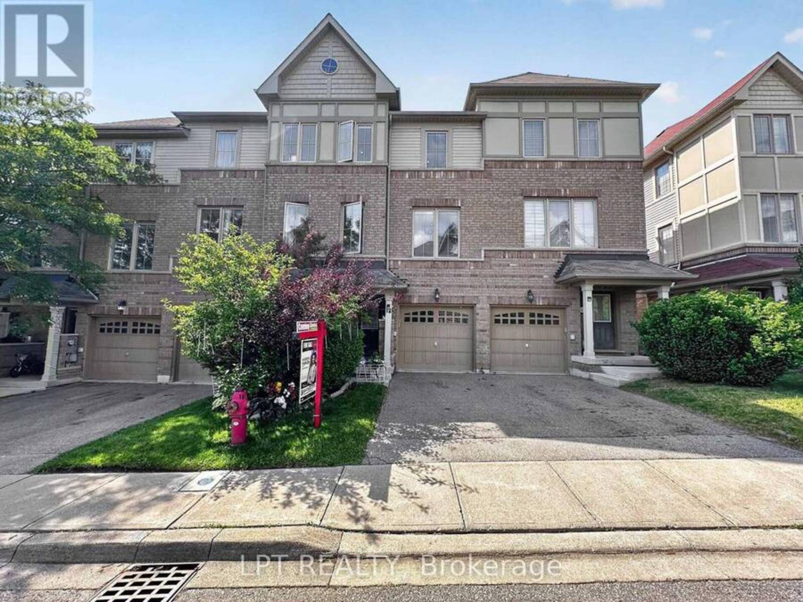44 CEDAR LAKE CRESCENT, Brampton, Ontario L6Y 0P9