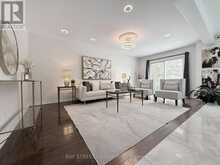 212 RISEBROUGH CIRCUIT | Markham Ontario | Slide Image Three