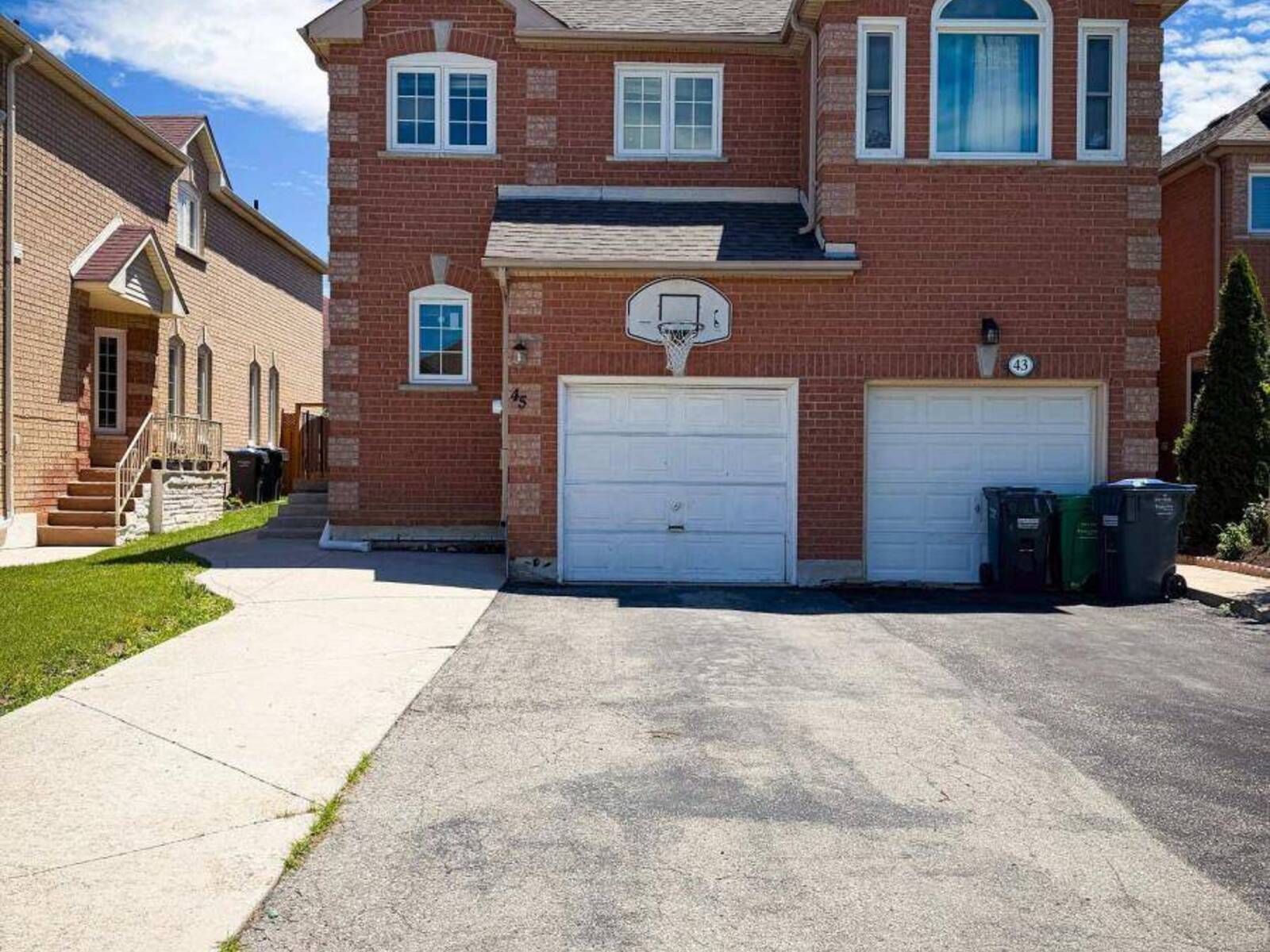 45 PIANE AVENUE, Brampton, Ontario L6Y 4X9