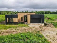9694 6 7 NOTTAWASAGA SIDE ROAD Creemore Ontario, L0M 1G0