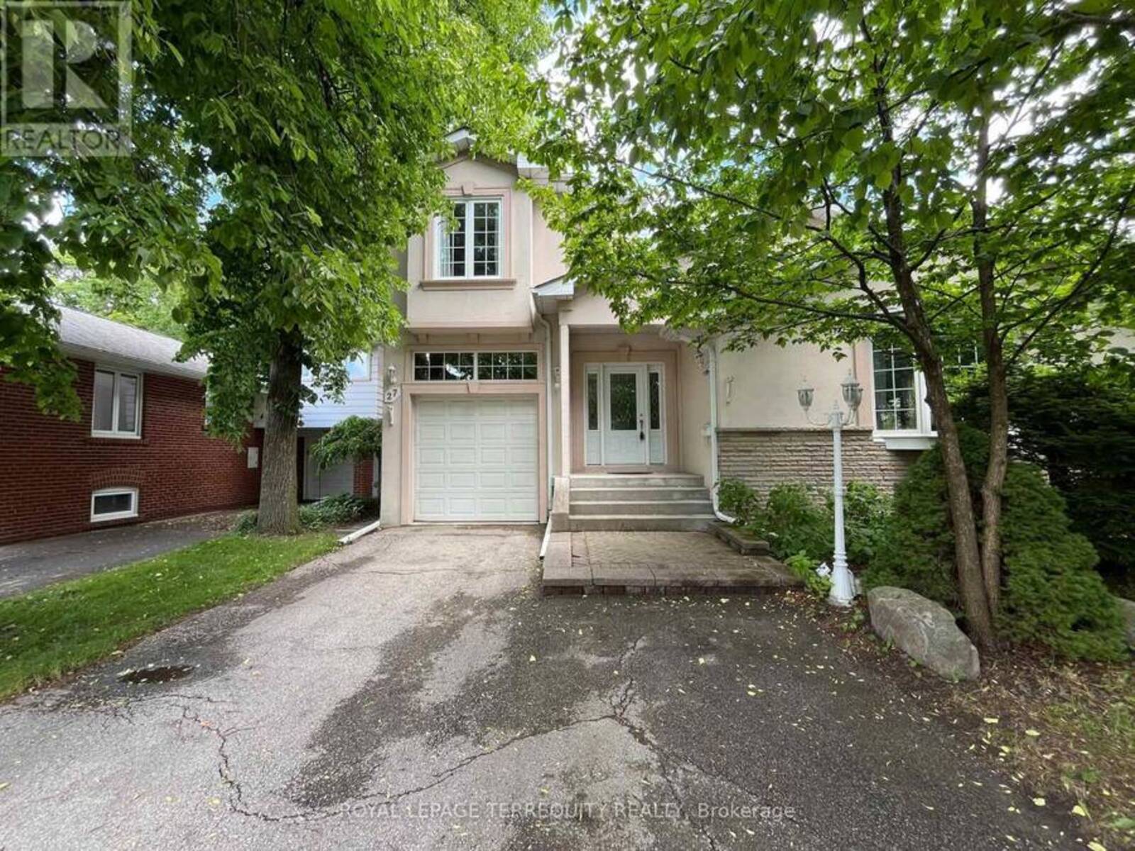27 SHADWICK DRIVE, Toronto, Ontario M9R 2V6