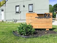 92 NOBLE STREET S Meaford Ontario, N4L 1M8