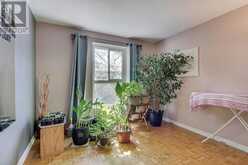 5 PENWICK CRESCENT | Richmond Hill Ontario | Slide Image Sixteen