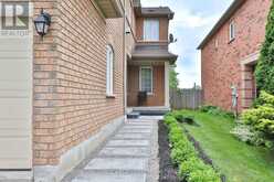 3826 FOREST BLUFF CRESCENT | Mississauga Ontario | Slide Image Four