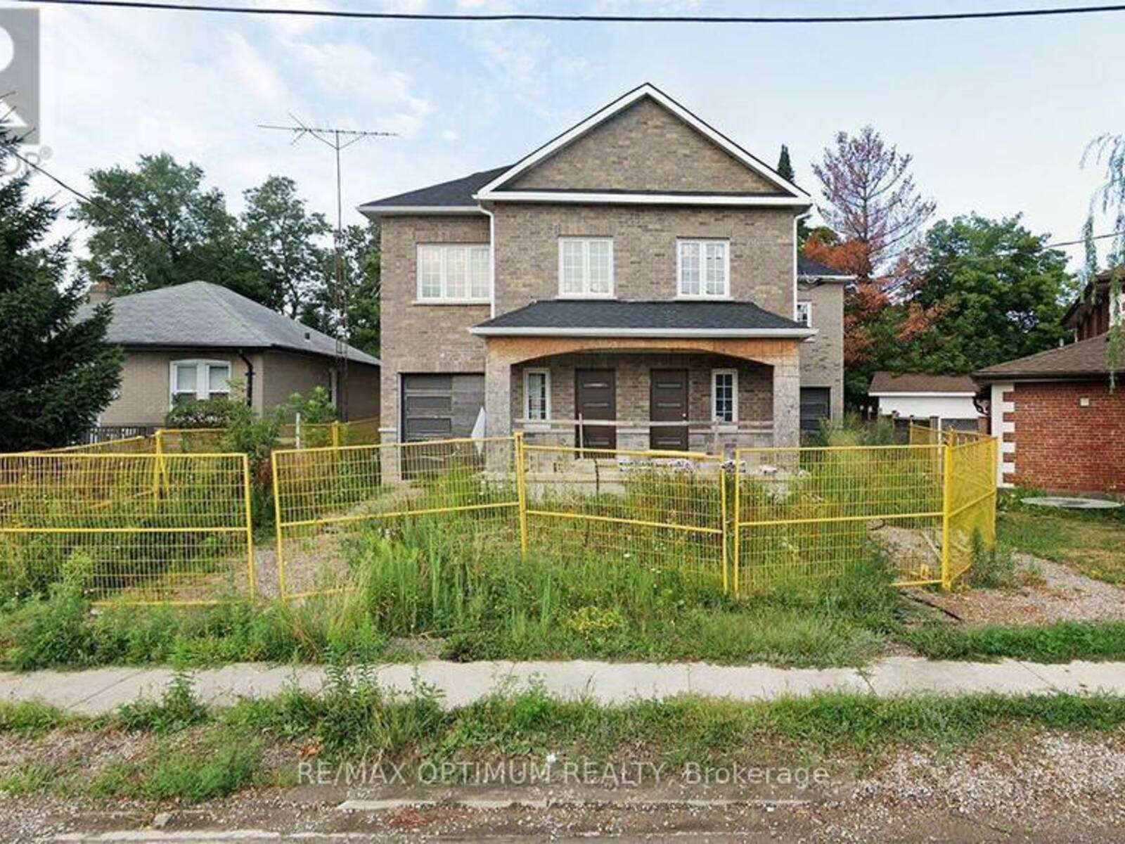 73 PARK STREET, Brampton, Ontario L6X 1V1
