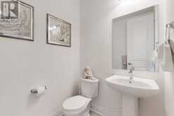 40 CHIARA ROSE LANE | Richmond Hill Ontario | Slide Image Seventeen
