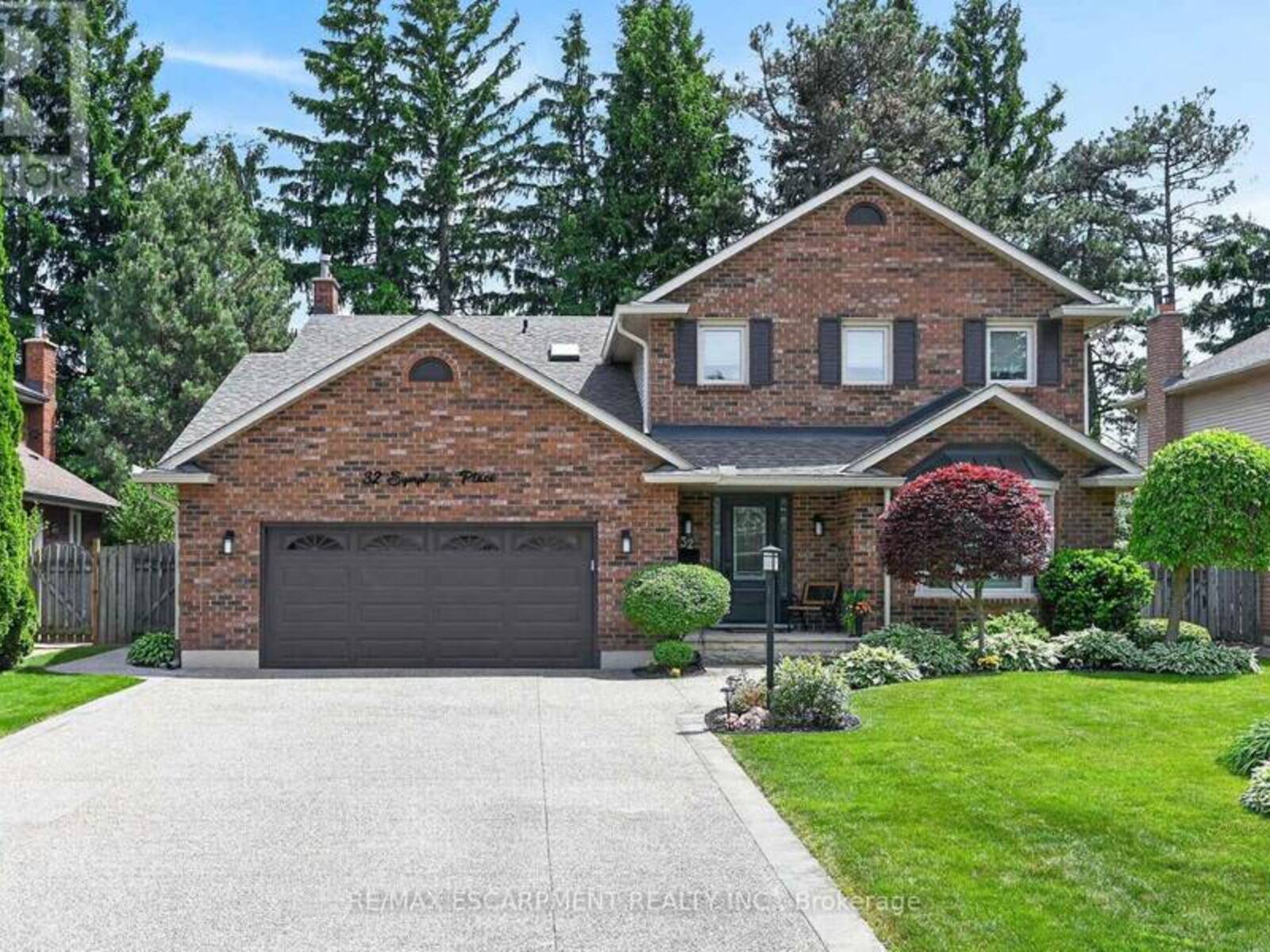 32 SYMPHONY PLACE, Ancaster, Ontario L9G 4V6