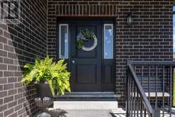 51 CRAB APPLE COURT | Wellesley Ontario | Slide Image Five