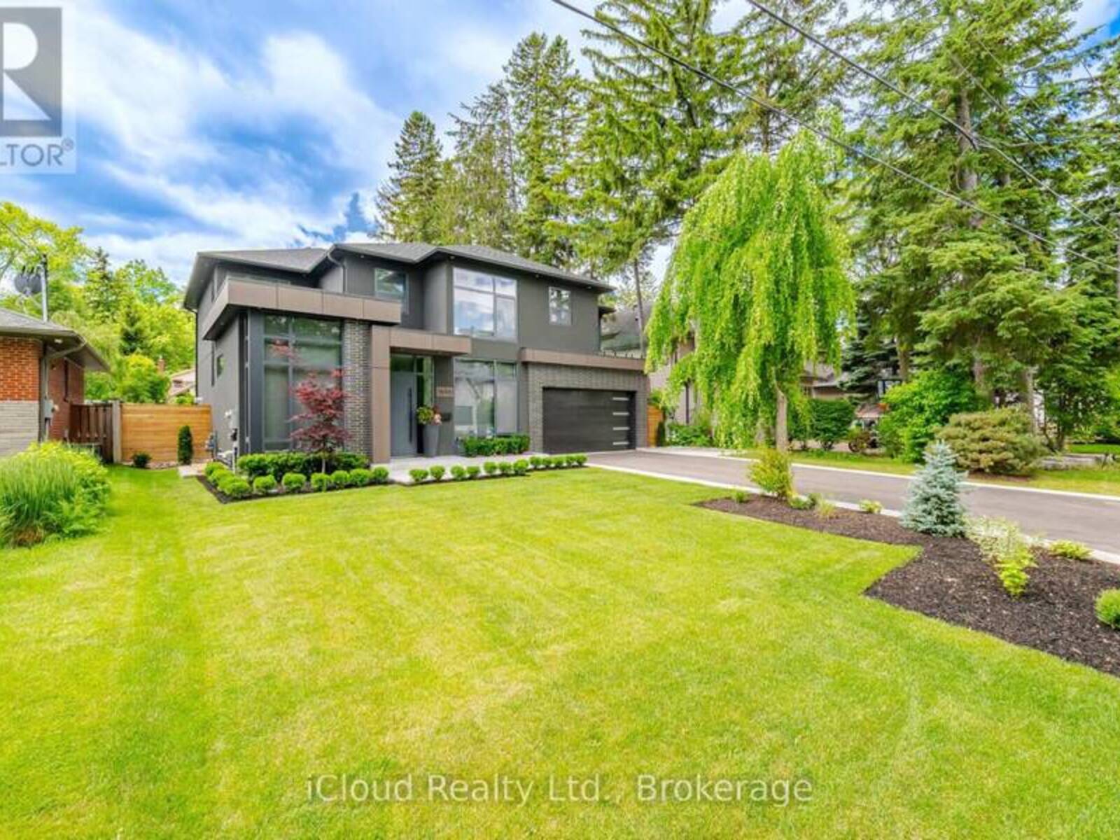1590 KENMUIR AVENUE, Mississauga, Ontario L5G 4B5