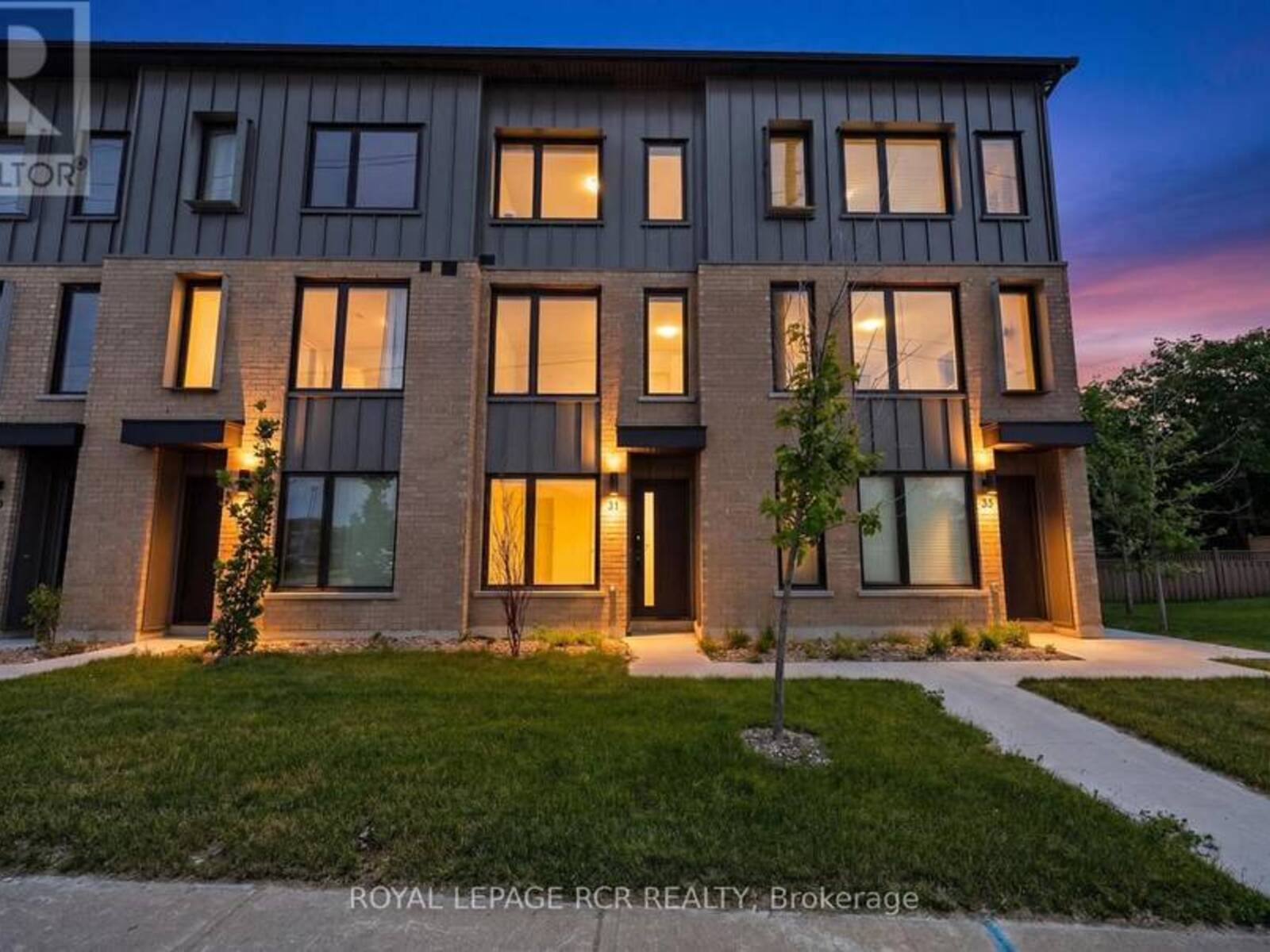 31 RAINWATER LANE, Barrie, Ontario L4N 9J6