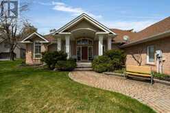 16 CHESTNUT LANE | Oro-Medonte Ontario | Slide Image Two