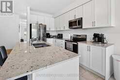 32 OAKMONT DRIVE | Loyalist Ontario | Slide Image Four