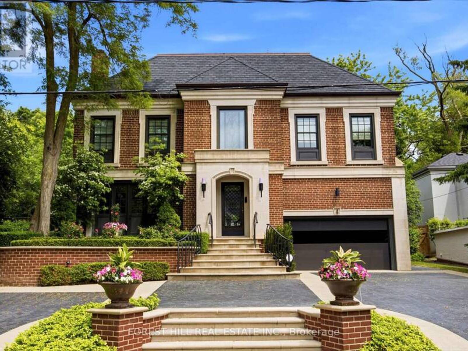 4 RIDGEWOOD ROAD, Toronto, Ontario M5P 1T5