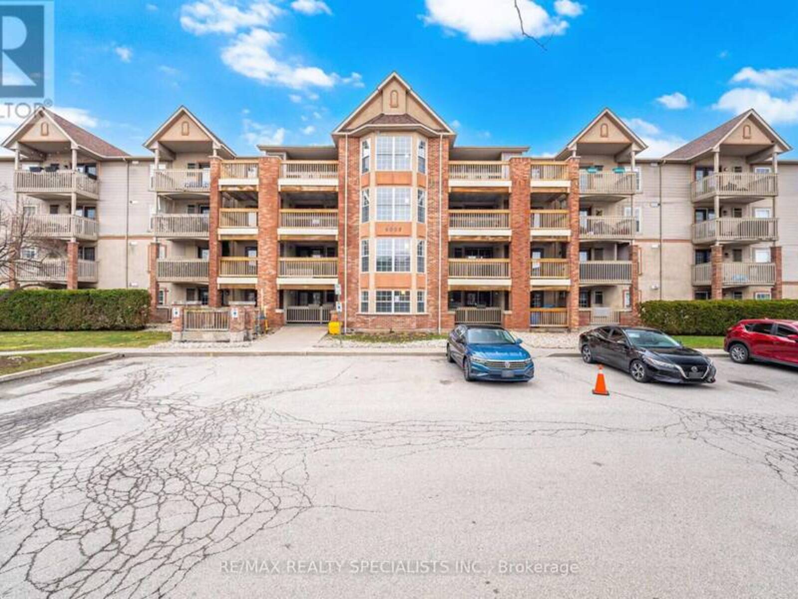 305 - 4003 KILMER DRIVE, Burlington, Ontario L7M 4M1