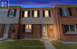 91 - 270 TIMBERBANK BOULEVARD | Toronto Ontario | Slide Image Forty-nine