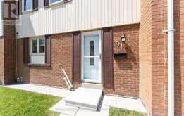 91 - 270 TIMBERBANK BOULEVARD | Toronto Ontario | Slide Image Forty-seven