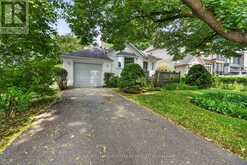 23 ASHBOURNE DRIVE | Toronto Ontario | Slide Image Two