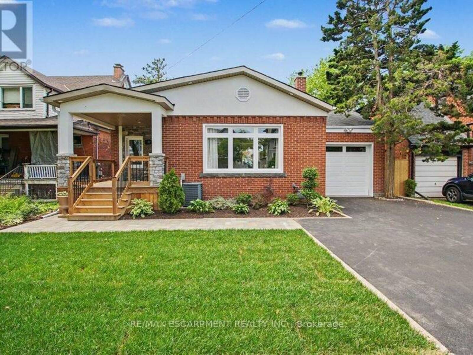 72 MOUNTAIN PARK AVENUE, Hamilton, Ontario L9A 1A3