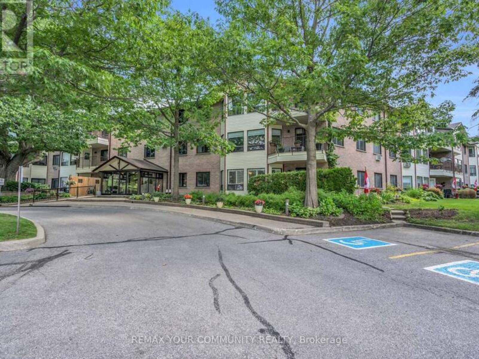 210 - 111 GREW BOULEVARD, Georgina, Ontario L0E 1L0