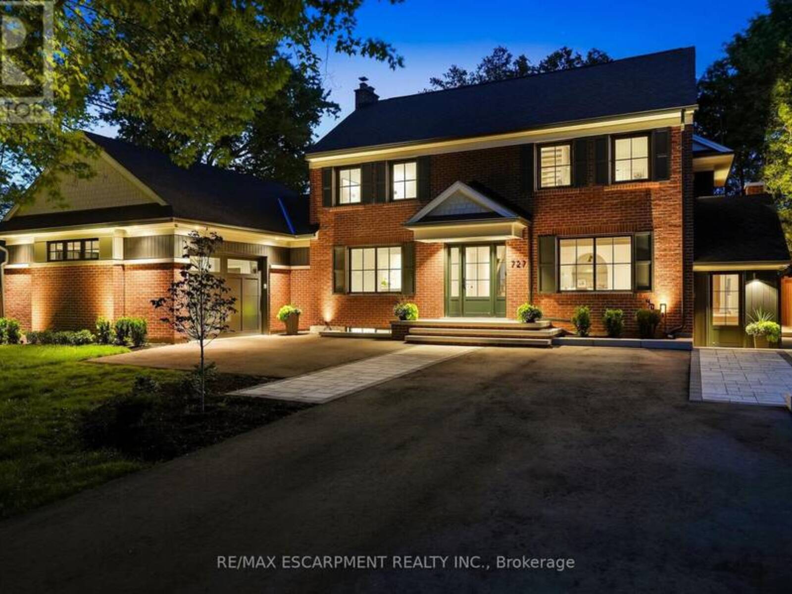 727 KING ROAD, Burlington, Ontario L7T 3K5