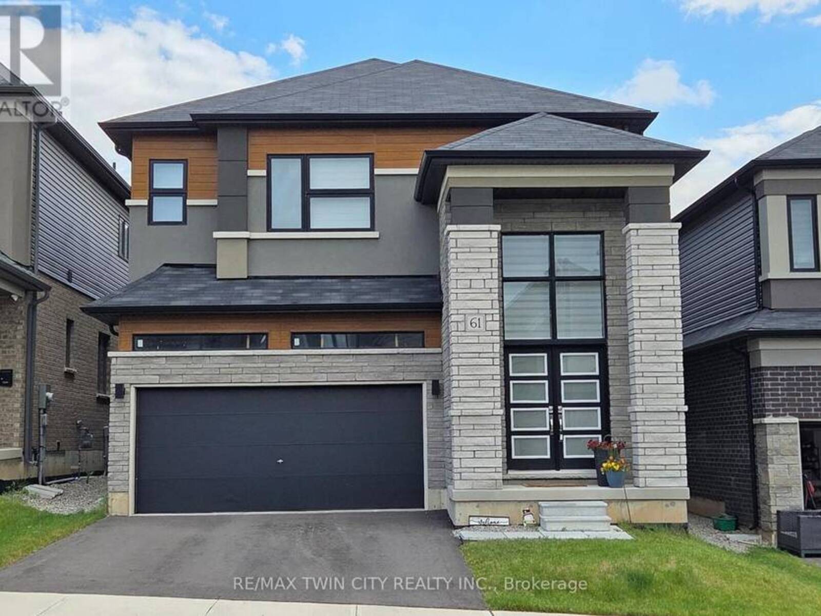 61 GEORGE BRIER DRIVE E, Paris, Ontario N3L 4A2